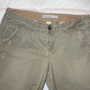 Old navy distressed low rise khaki pants 14